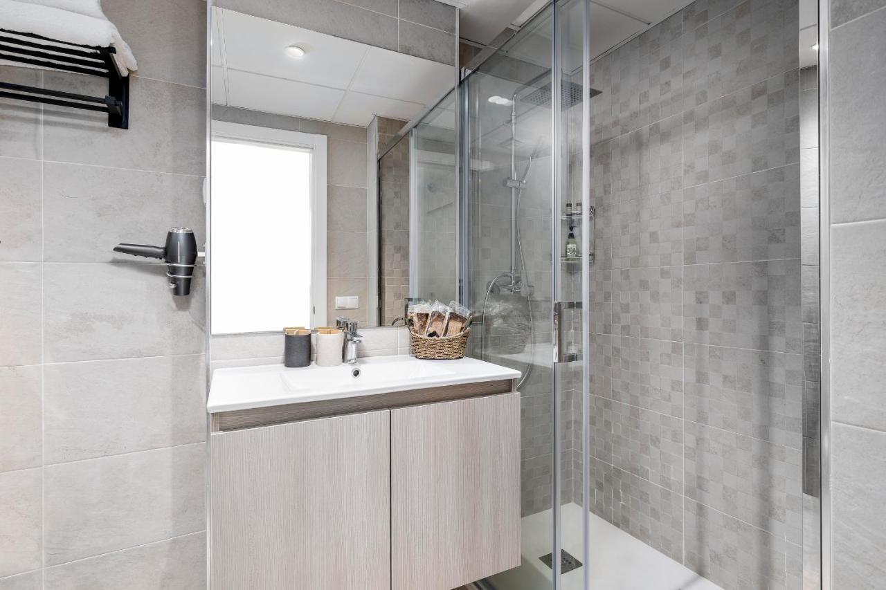 Apartamento Deluxe Con Piscina, Terraza & Parking Malaga Exterior photo